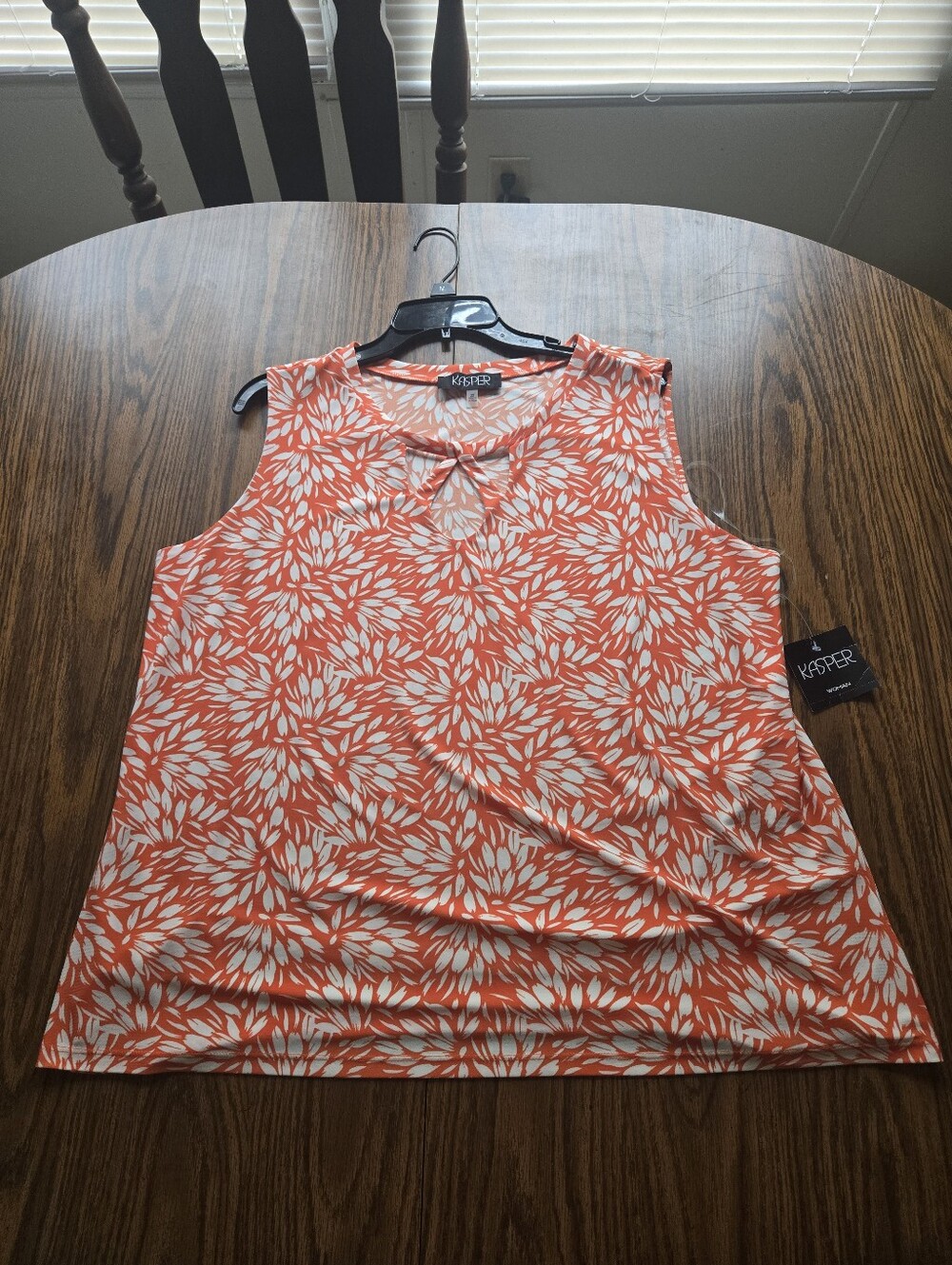 Kasper Women's Floral Blouse. NWT